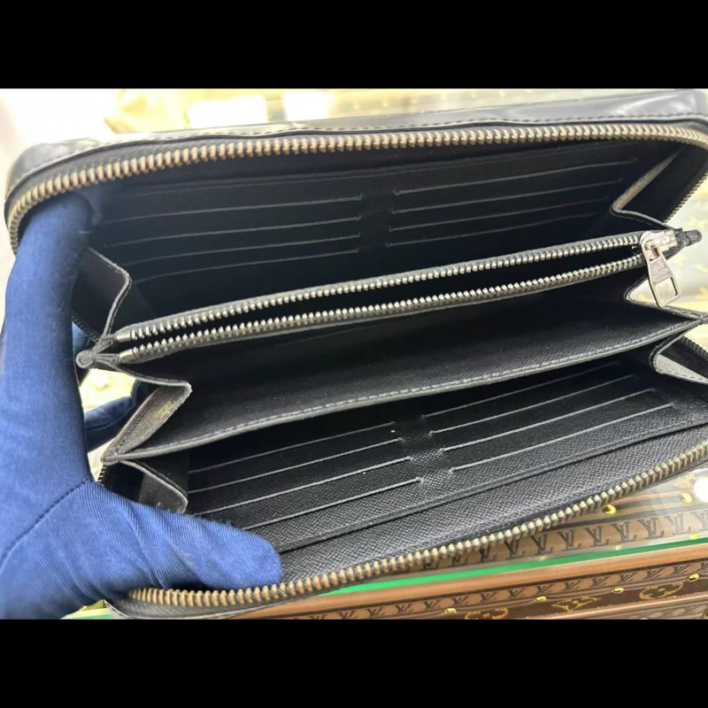 Louis Vuitton Monogram Taurillon Zippy Vertical Wallet-6