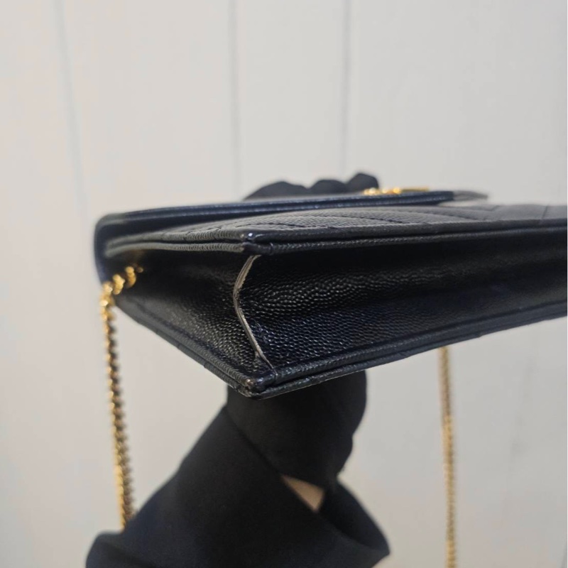 YSL 黑荔枝牛皮山型紋金釦信封下蓋WOC鏈包-4
