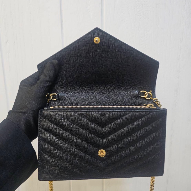 YSL 黑荔枝牛皮山型紋金釦信封下蓋WOC鏈包-8