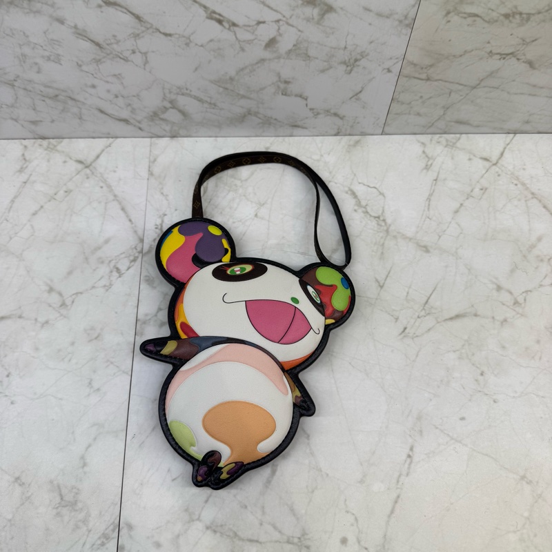 LV草間彌生熊貓吊飾M02440-0