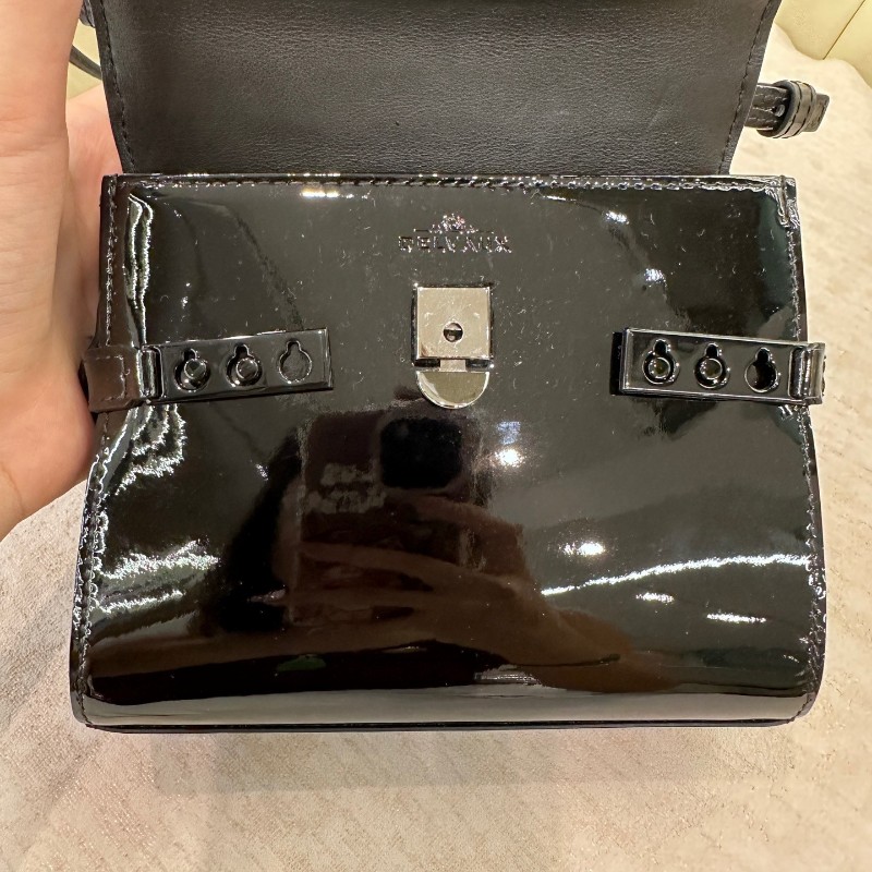 新到❤️Delvaux 漆皮黑色Mini小號 手提包 斜背包 肩背包 尺寸16.5*13-15