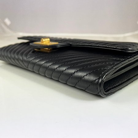 ＊ 奢華大道國際精品＊【CH0385】CHANEL黑色小牛皮人字標誌十字釦長夾-4