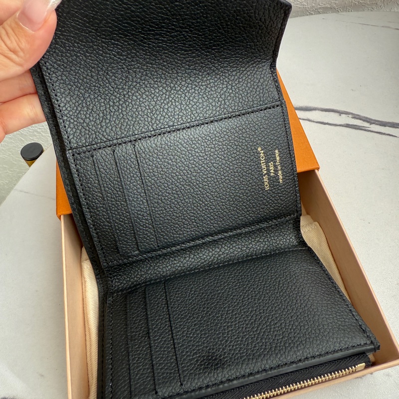 lv黑壓紋三折短夾 極新-5
