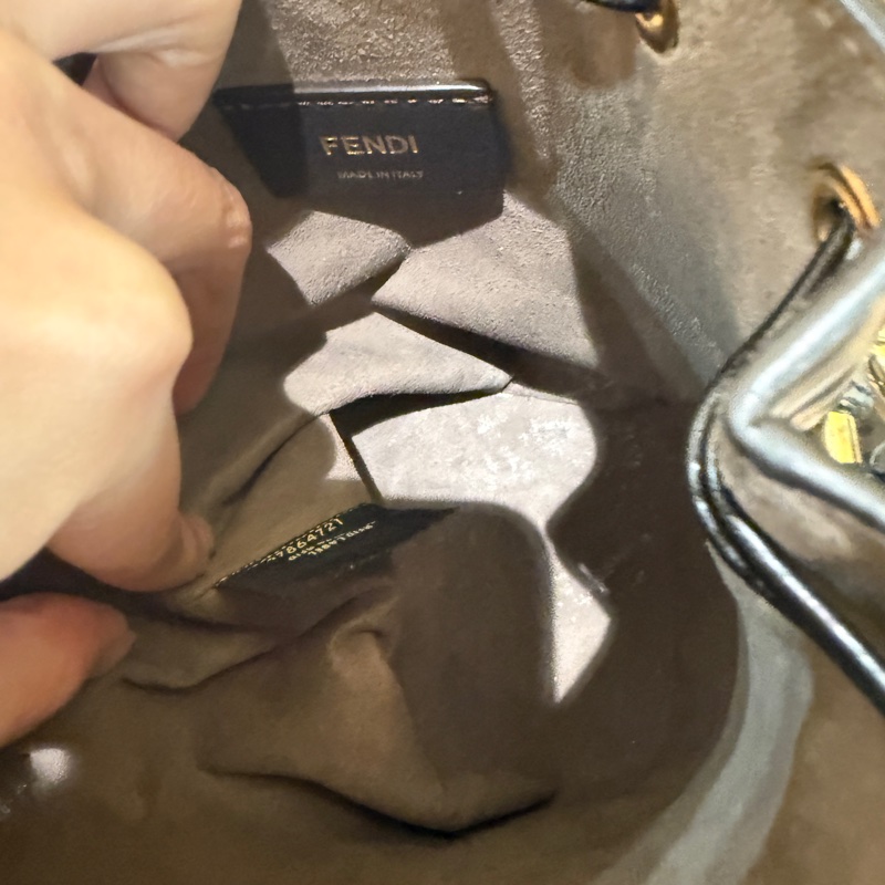 Fendi 手提可愛水桶包-10