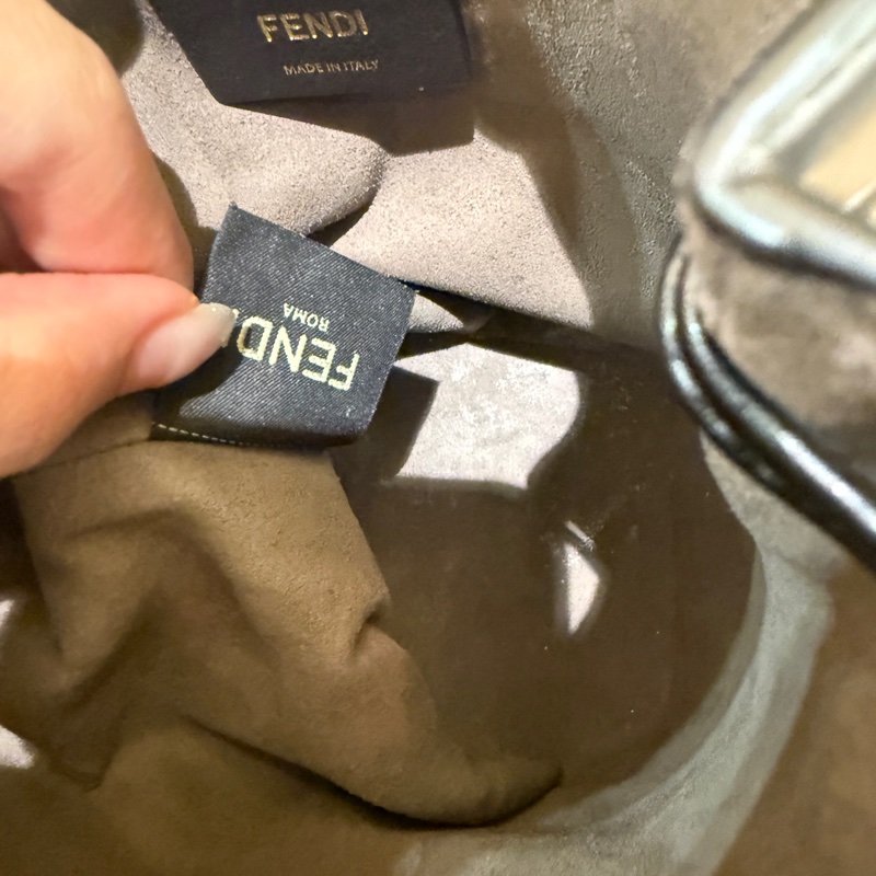 Fendi 手提可愛水桶包-11