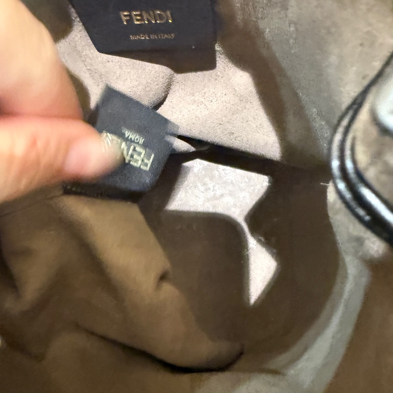 Fendi 手提可愛水桶包-12