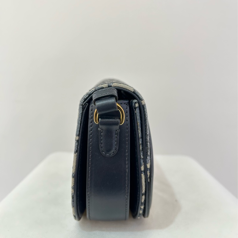 DIOR緹花布豬鼻子掀蓋斜背包-2