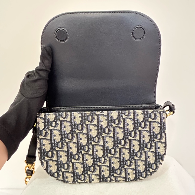 DIOR緹花布豬鼻子掀蓋斜背包-5