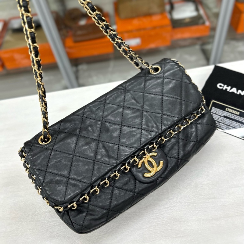 Chanel 黑金牛皮 滾邊翻蓋鏈條包 尺寸約29*17 鐳射17開 附件卡、塵袋。-0