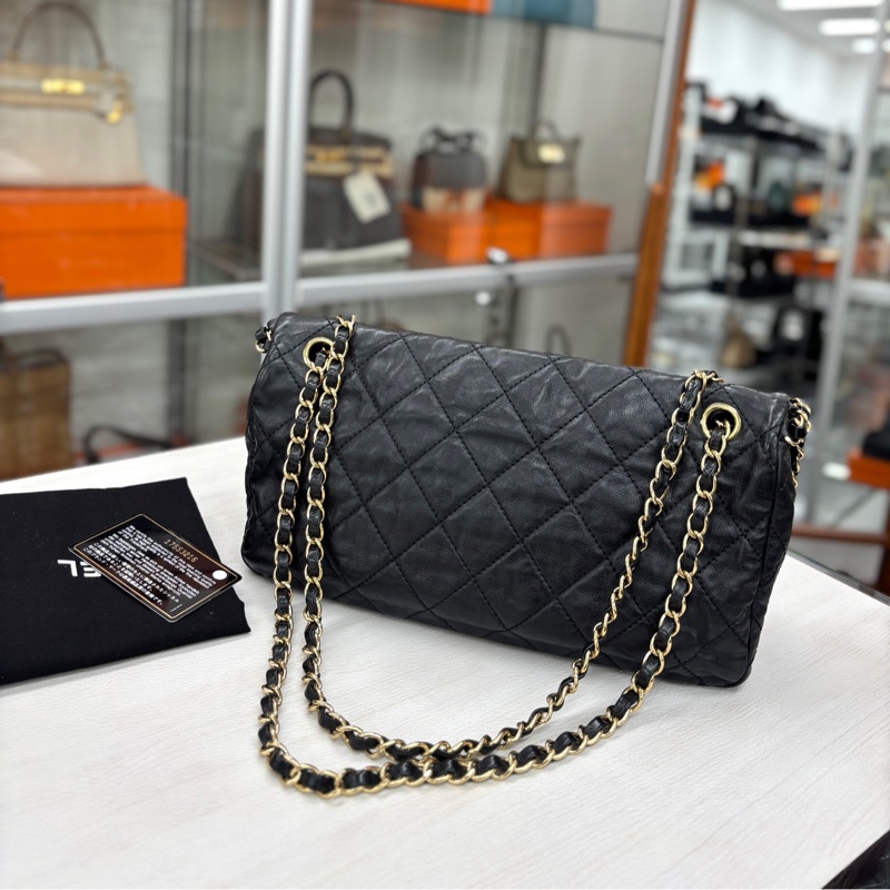 Chanel 黑金牛皮 滾邊翻蓋鏈條包 尺寸約29*17 鐳射17開 附件卡、塵袋。-4