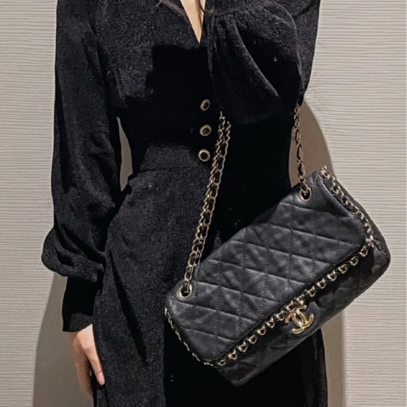 Chanel 黑金牛皮 滾邊翻蓋鏈條包 尺寸約29*17 鐳射17開 附件卡、塵袋。-8