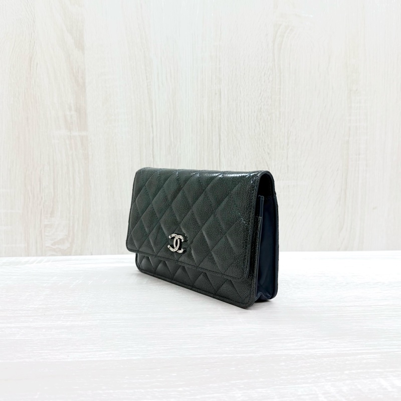 CHANEL深綠色漆皮霧銀鍊季節款WOC-2