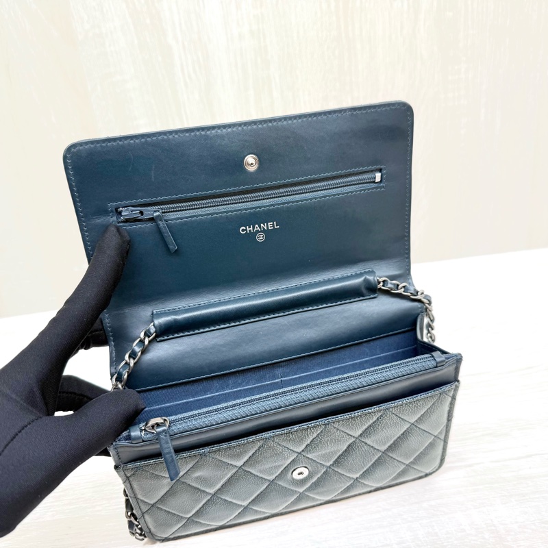 CHANEL深綠色漆皮霧銀鍊季節款WOC-8