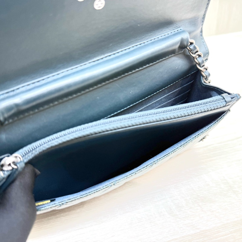 CHANEL深綠色漆皮霧銀鍊季節款WOC-9