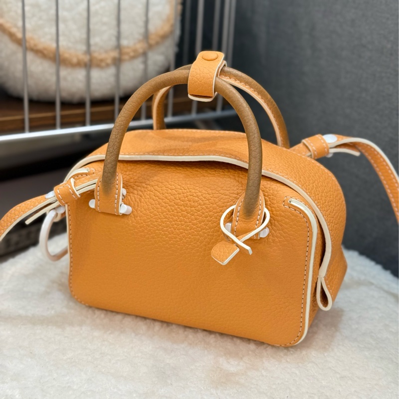 Delvaux 德爾沃 Cool box nano-1