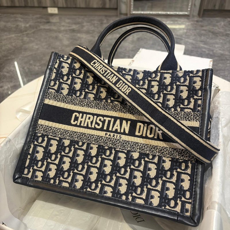 *SHIHNA名牌精品* Dior Book Tote 藍色老花刺繡小型托特包-8