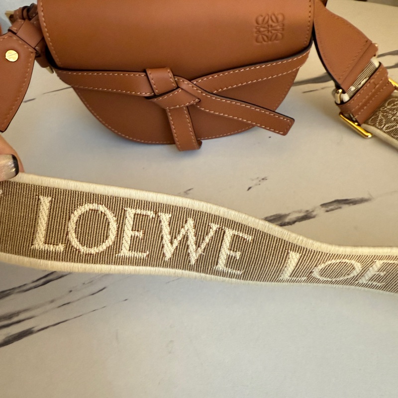 gate Loewe 這麼新 mini 我最便宜 斜背包-1