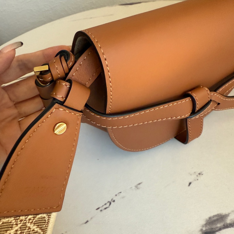 gate Loewe 這麼新 mini 我最便宜 斜背包-4