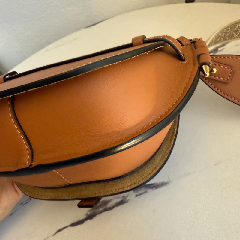 gate Loewe 這麼新 mini 我最便宜 斜背包-7