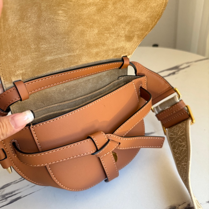 gate Loewe 這麼新 mini 我最便宜 斜背包-10