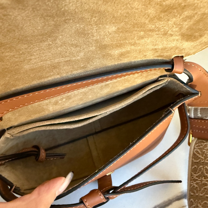 gate Loewe 這麼新 mini 我最便宜 斜背包-11