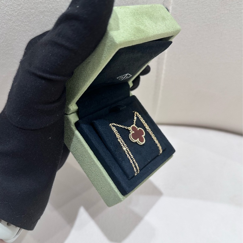 【全❤️】VCA Vintage Alhambra吊墜  18k 紅玉髓 項鏈-2