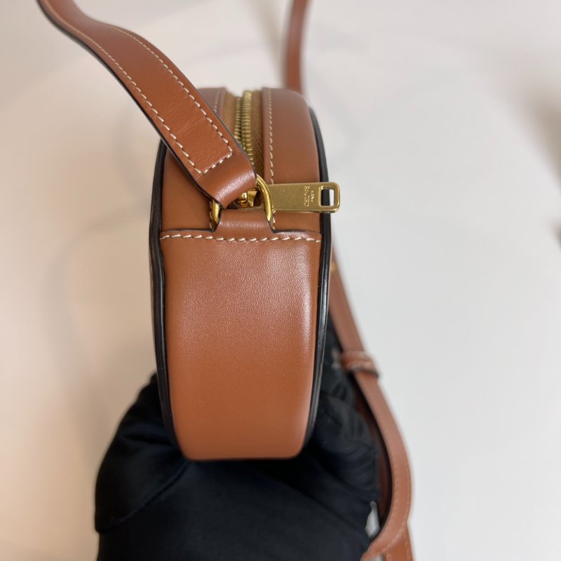 全新品 CELINE 焦糖色月餅包 小號-3