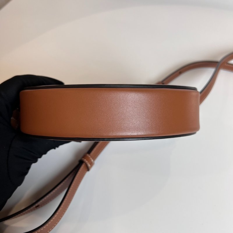 全新品 CELINE 焦糖色月餅包 小號-4