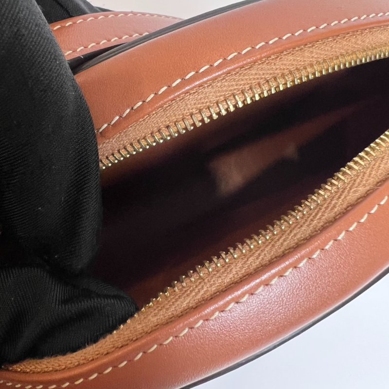 全新品 CELINE 焦糖色月餅包 小號-5