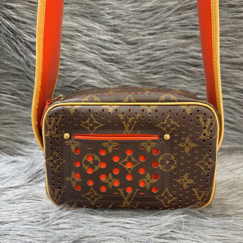 LV 橘 原花 洞洞 包 肩背包 手提包 M95177 方塊包 晚宴包 鎖頭包 拉鍊包-1