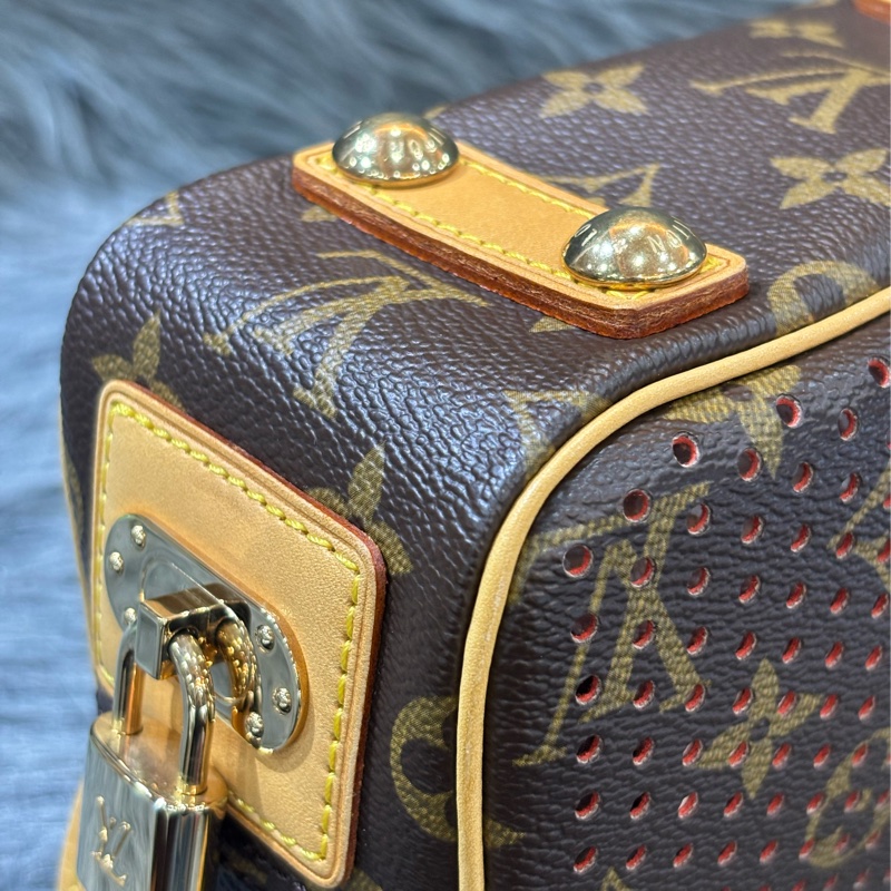 LV 橘 原花 洞洞 包 肩背包 手提包 M95177 方塊包 晚宴包 鎖頭包 拉鍊包-8