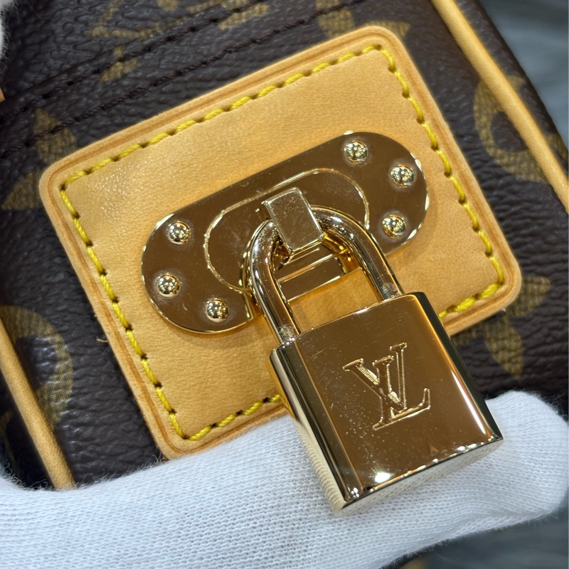 LV 橘 原花 洞洞 包 肩背包 手提包 M95177 方塊包 晚宴包 鎖頭包 拉鍊包-13