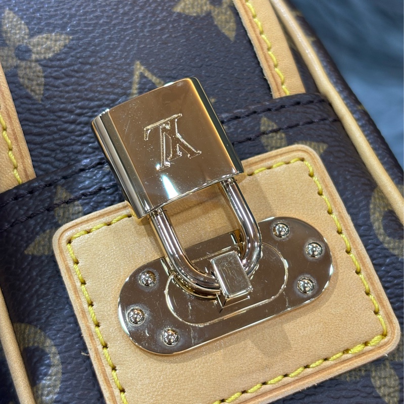 LV 橘 原花 洞洞 包 肩背包 手提包 M95177 方塊包 晚宴包 鎖頭包 拉鍊包-15