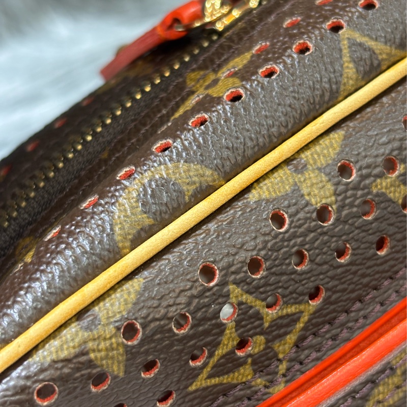 LV 橘 原花 洞洞 包 肩背包 手提包 M95177 方塊包 晚宴包 鎖頭包 拉鍊包-22