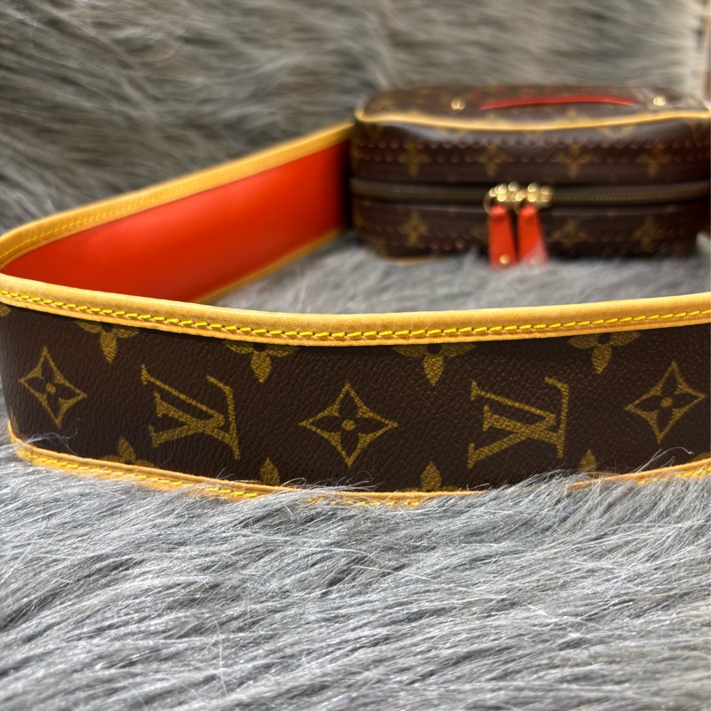 LV 橘 原花 洞洞 包 肩背包 手提包 M95177 方塊包 晚宴包 鎖頭包 拉鍊包-36