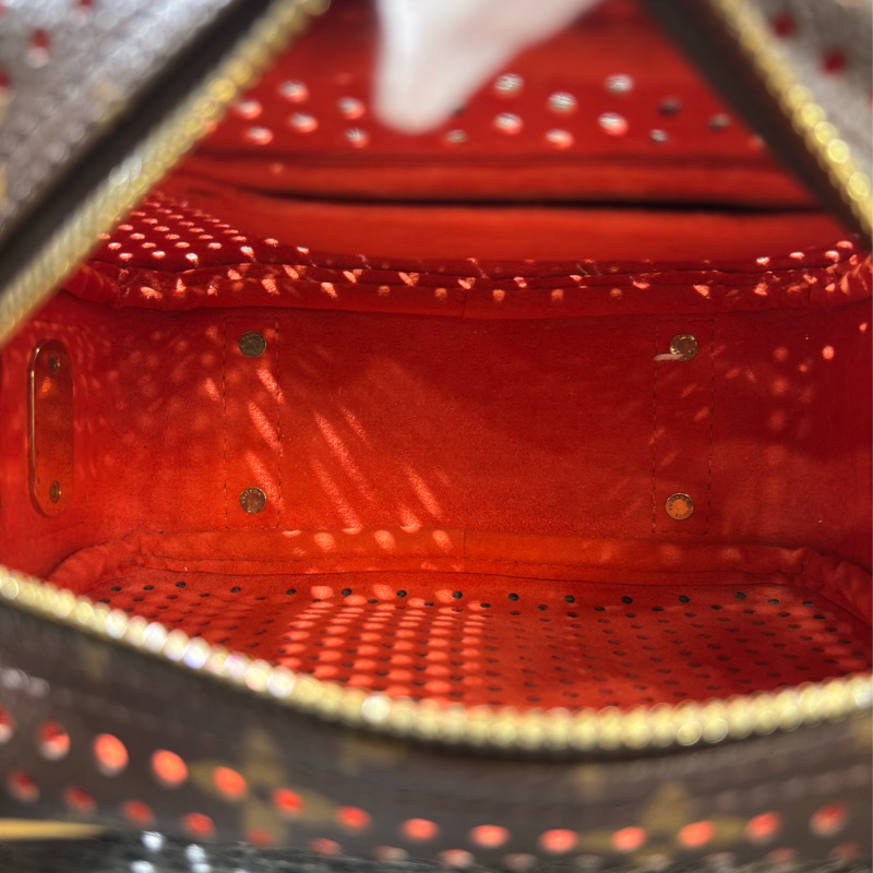 LV 橘 原花 洞洞 包 肩背包 手提包 M95177 方塊包 晚宴包 鎖頭包 拉鍊包-41