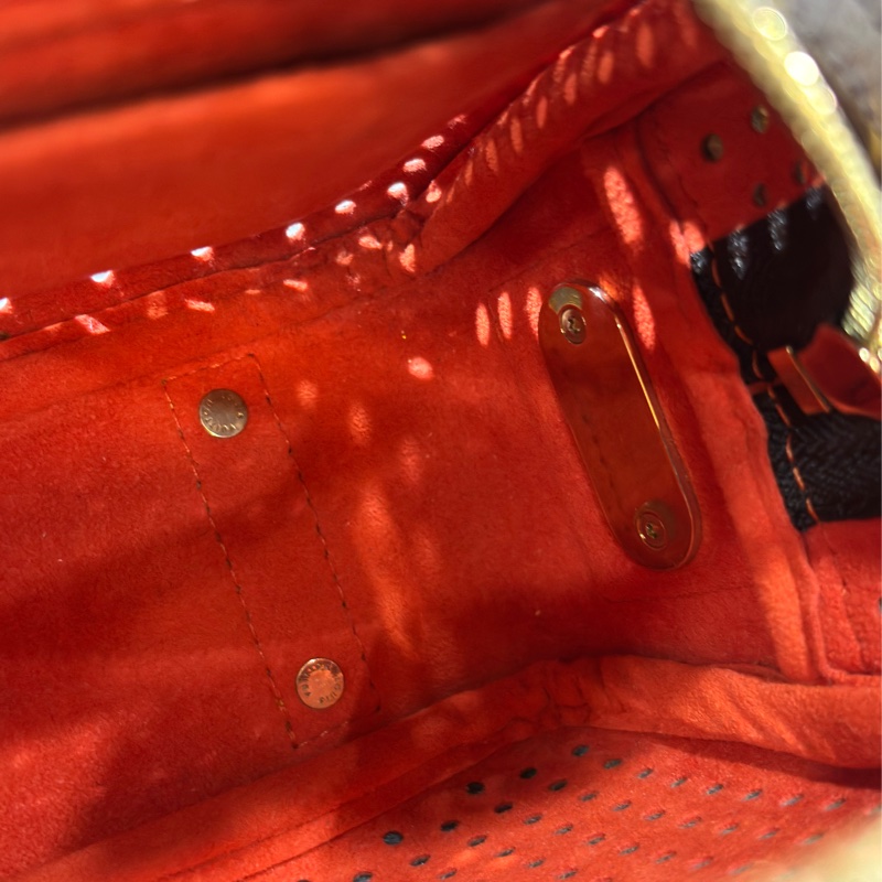 LV 橘 原花 洞洞 包 肩背包 手提包 M95177 方塊包 晚宴包 鎖頭包 拉鍊包-42