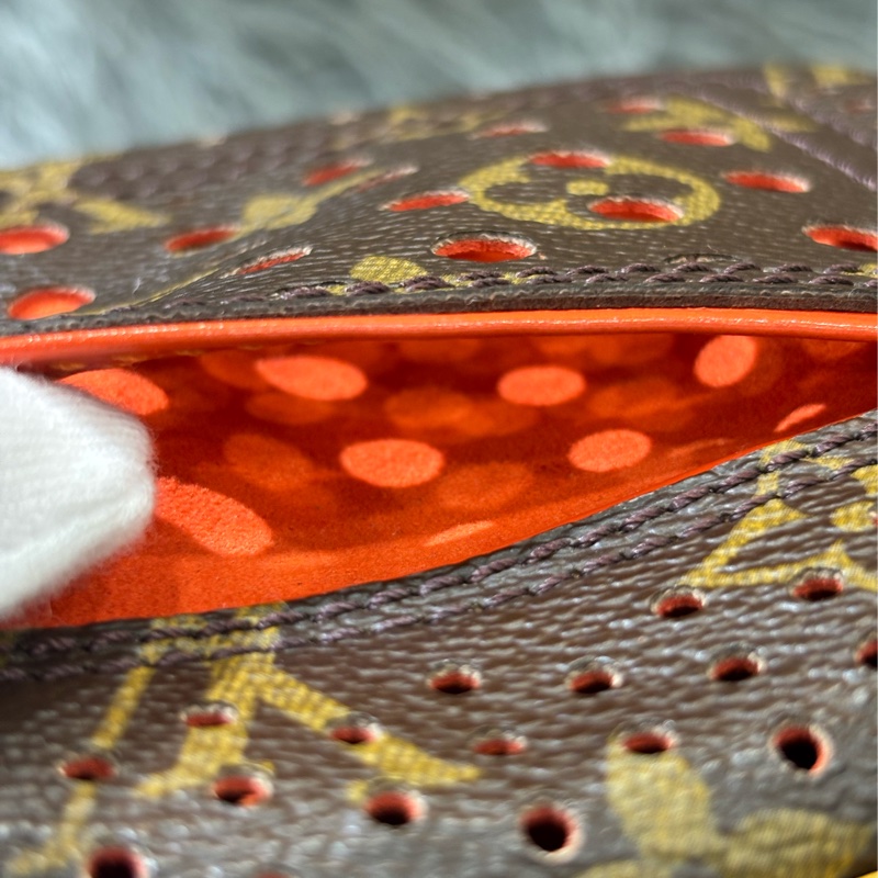 LV 橘 原花 洞洞 包 肩背包 手提包 M95177 方塊包 晚宴包 鎖頭包 拉鍊包-50