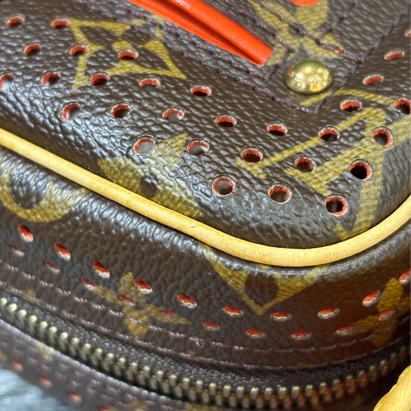 LV 橘 原花 洞洞 包 肩背包 手提包 M95177 方塊包 晚宴包 鎖頭包 拉鍊包-51