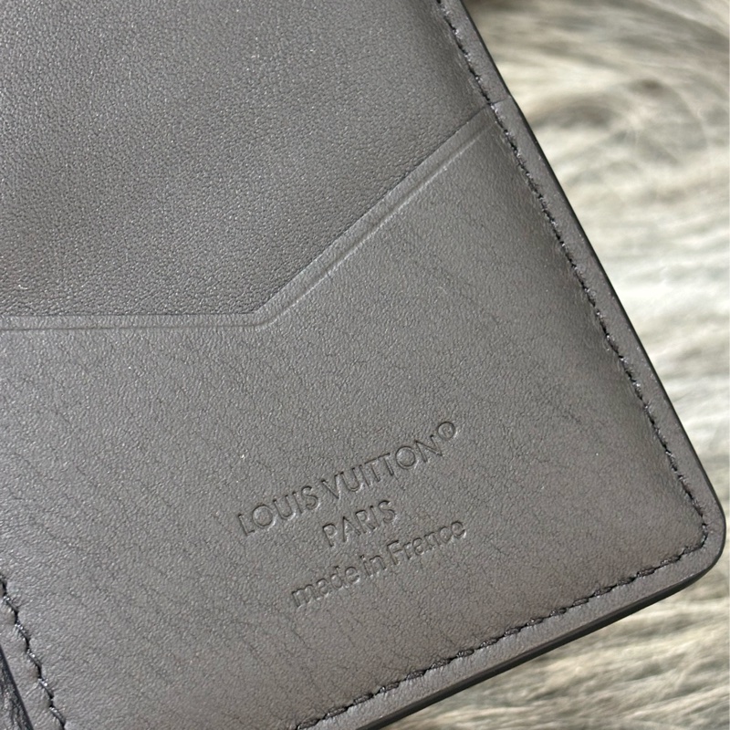 LV M62899 黑色原花老花字紋牛皮 萬用錢包信用卡夾證件套悠遊卡夾名片夾名片包-16