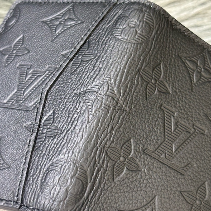 LV M62899 黑色原花老花字紋牛皮 萬用錢包信用卡夾證件套悠遊卡夾名片夾名片包-17