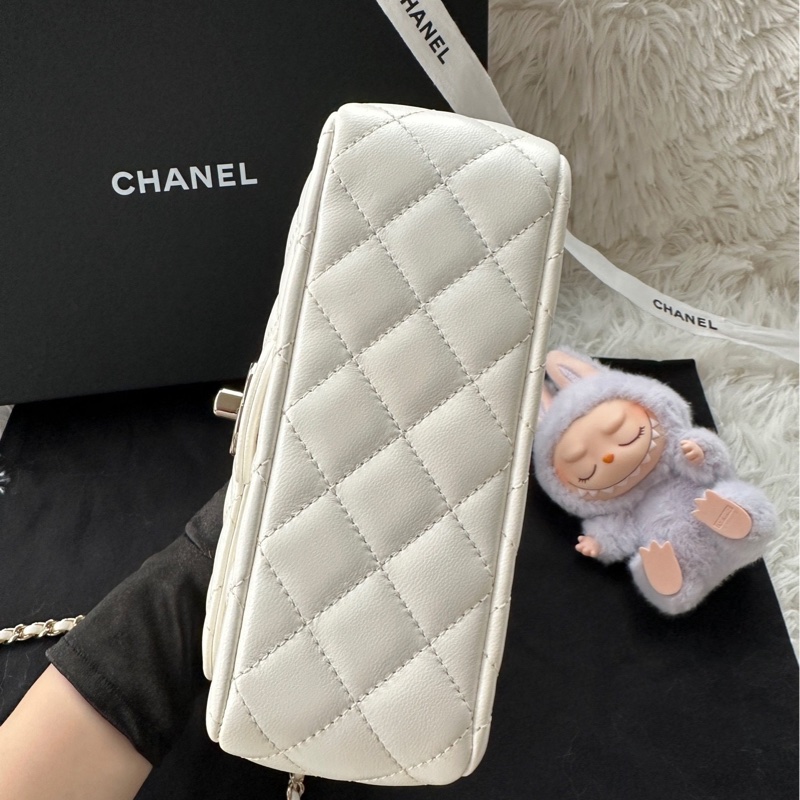 【❤️ 配件:原票大全套】Chanel 23A 水鑽手柄 cf mini 白金 白色 金扣 手提 單肩 斜挎-4