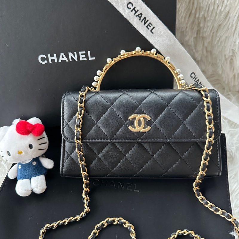 【配件:防塵袋 💕】Chanel 23B kelly 黑金 黑色 金扣 珍珠手柄 水鑽logo手柄 手提 單肩 斜挎-0