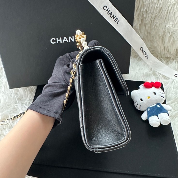 【配件:防塵袋 💕】Chanel 23B kelly 黑金 黑色 金扣 珍珠手柄 水鑽logo手柄 手提 單肩 斜挎-3