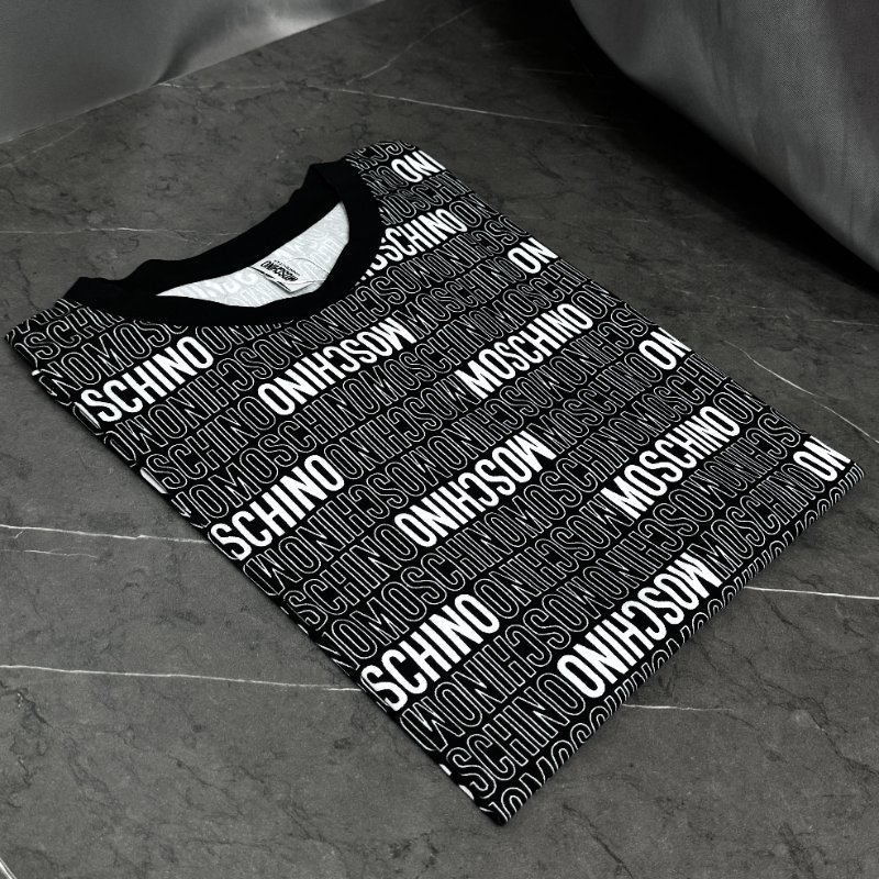 🚨 雙11最後倒數・今晚錯過等明年!【MOSCHINO】滿版文字logoT恤-2