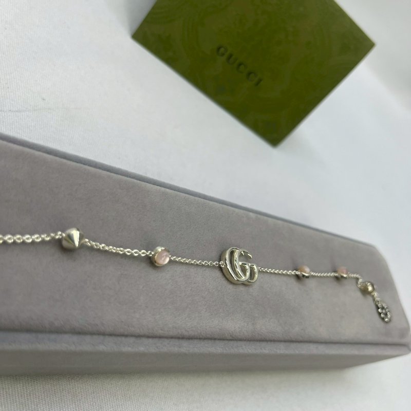 GUCCI 純銀雙G母貝小雛菊手鍊-1