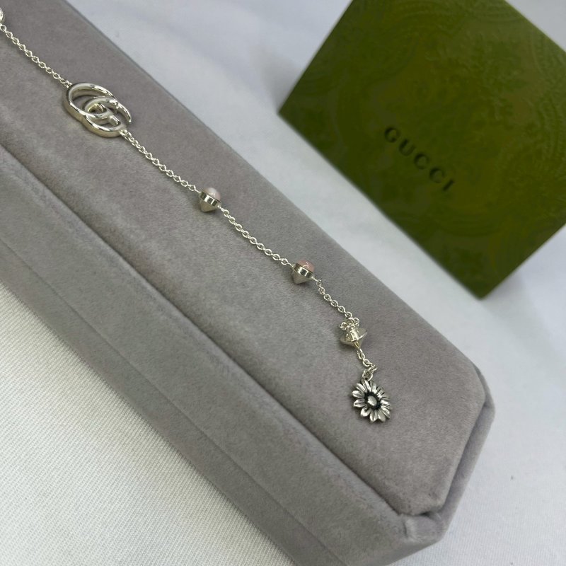 GUCCI 純銀雙G母貝小雛菊手鍊-2