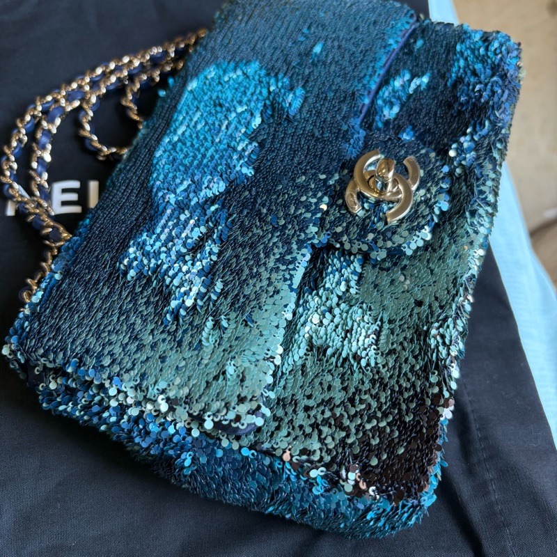 Chanel 手工坊藍綠漸層亮片經典口蓋包 mini CF-1