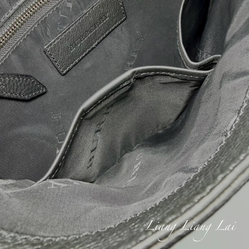 BURBERRY 格紋壓紋小牛皮黑色斜背包-9