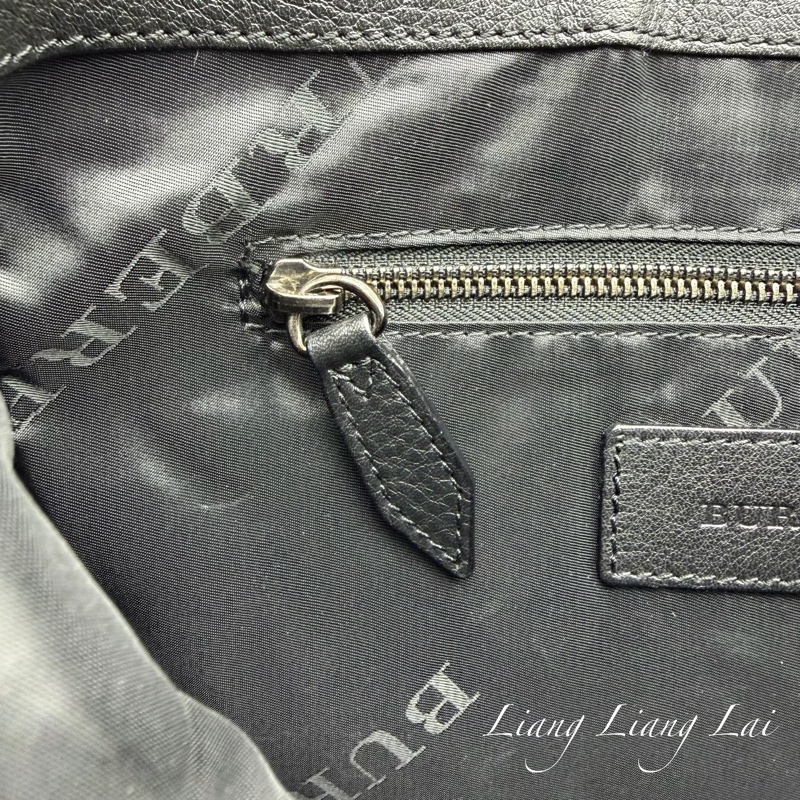 BURBERRY 格紋壓紋小牛皮黑色斜背包-13
